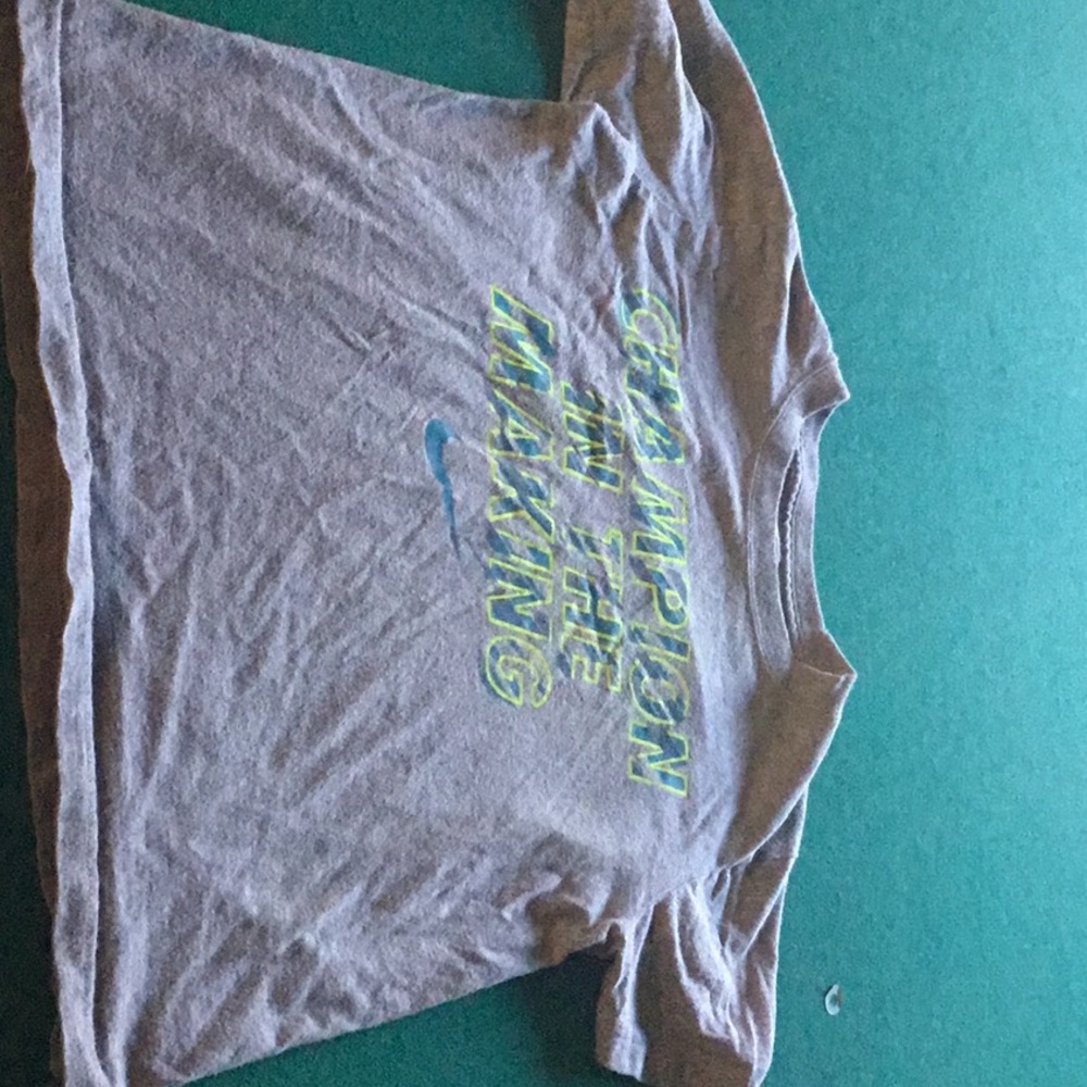 Grey t shirt